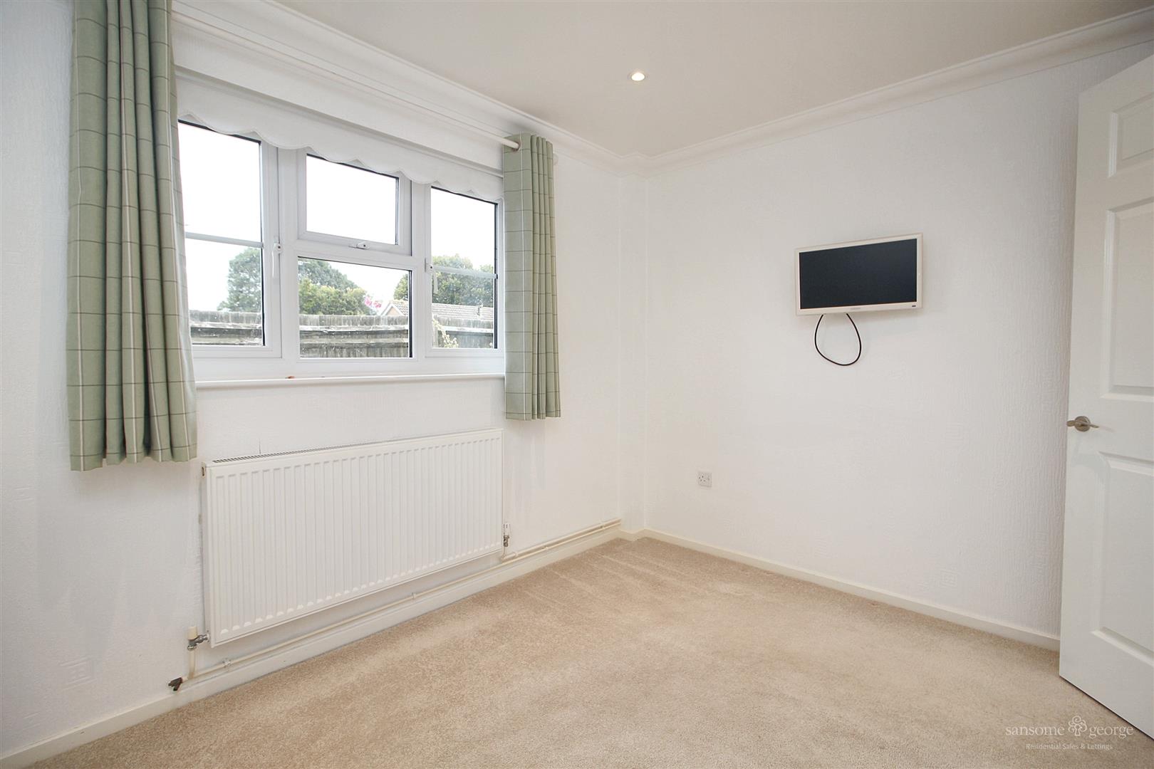 Condor Close, Tilehurst, Reading